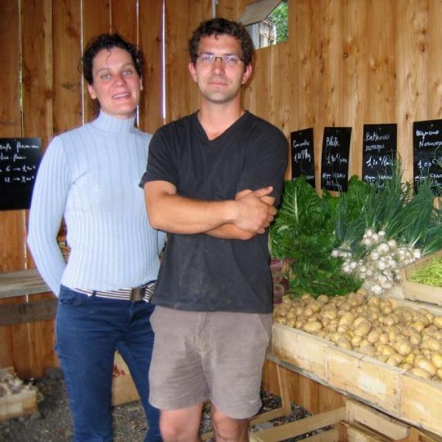 Ferme Trubuil - Nathalie Trubuil et Pierre Bot dans le magasin de la ferme