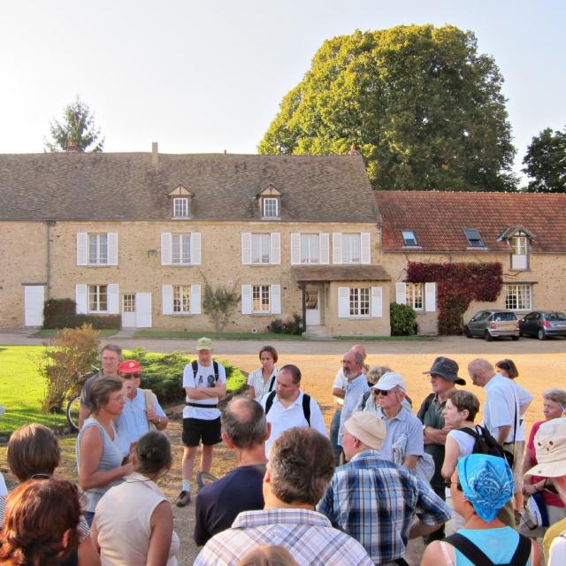 Ferme de Villaroy - groupe de personnes