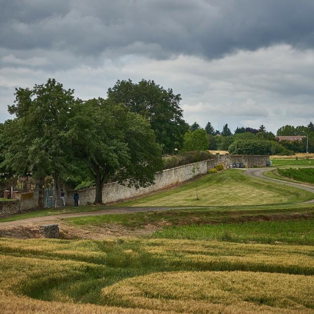 Ferme Du Trou Salé - vue sur l'enceinte du corps de ferme